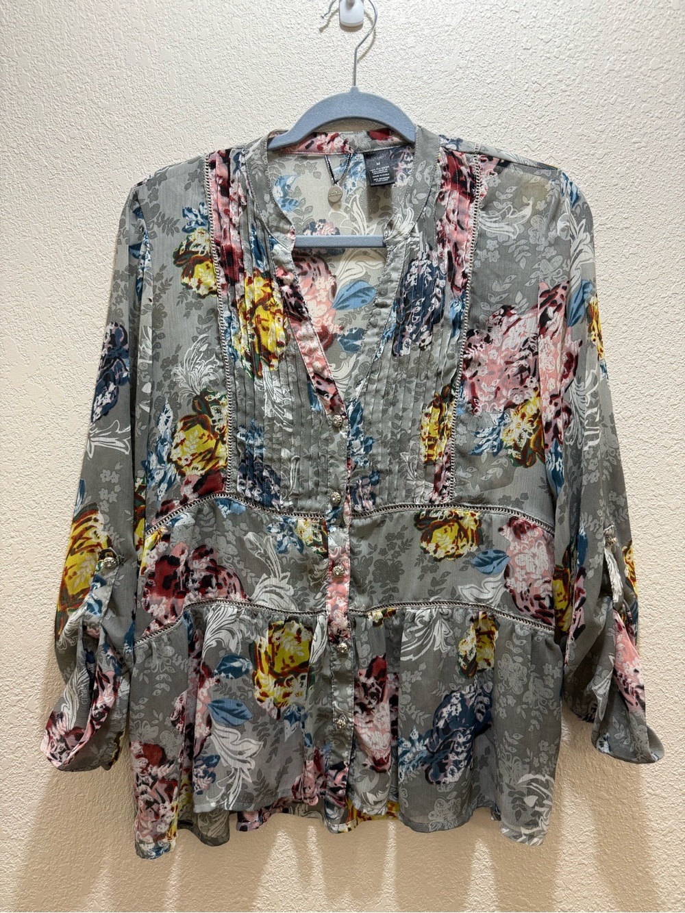 BKE Gray Floral Pintuck Peasant Blouse